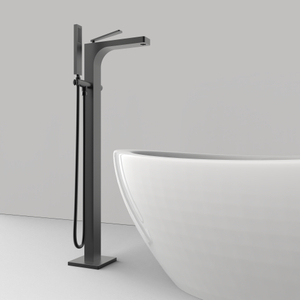 Matte black freestanding bathtub faucet