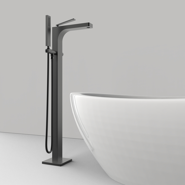 Matte black freestanding bathtub faucet
