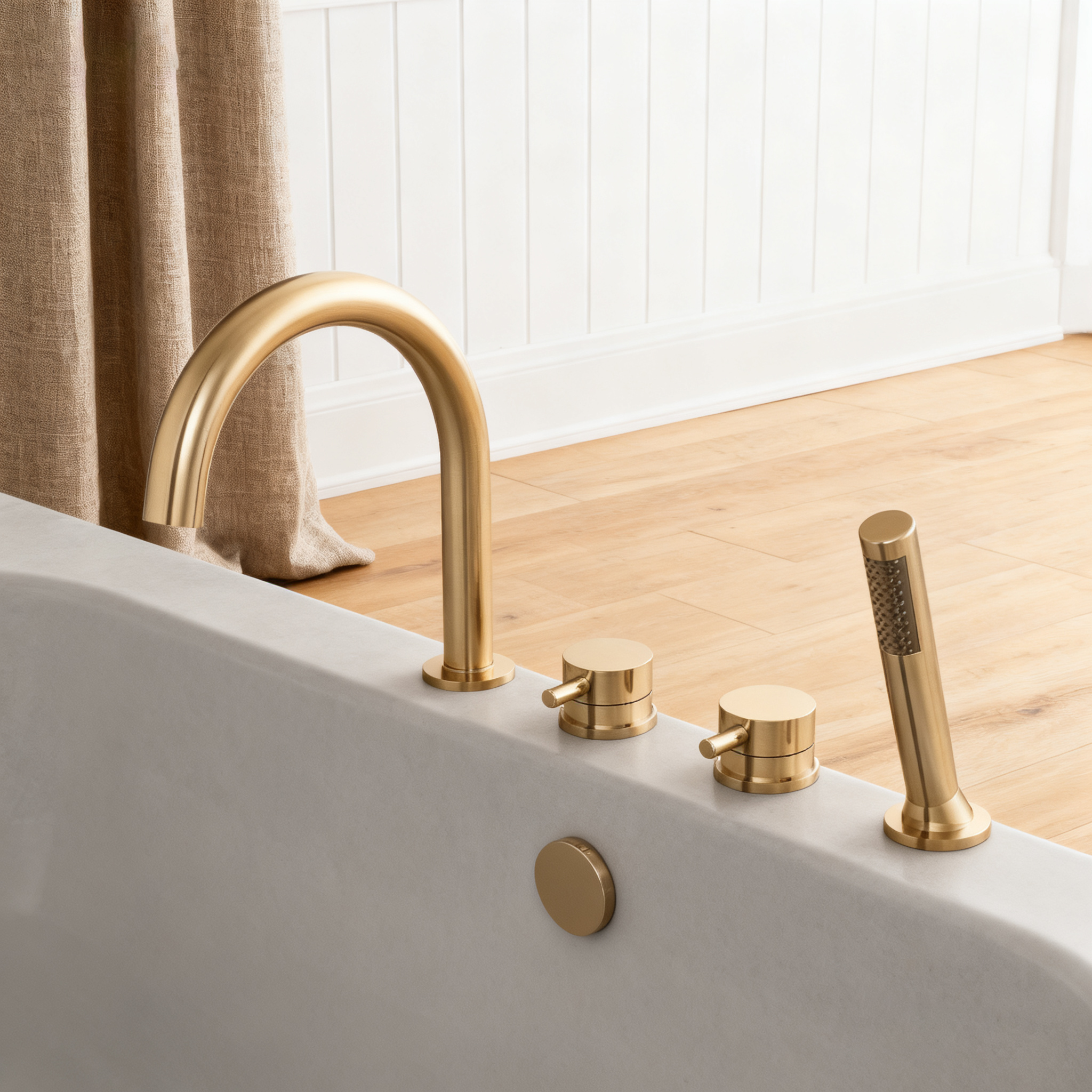 DF-05036 High-Flow 4-Hole Deck-Mounted Roman Tub Faucet Set – Modern Round Arch Spout with Hand Shower