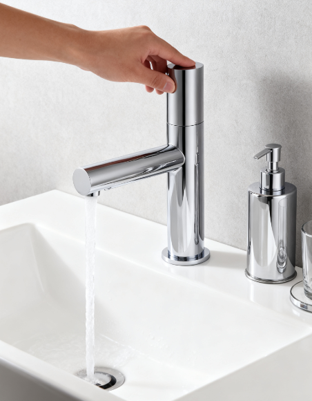 Modern Single Handle Basin Faucet with Built-in Aerator – Contemporary Bathroom Sink Mixer Tap for Residential and Commercial Projects